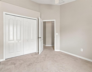4017 Langdrum Drive - Photo Thumbnail 32