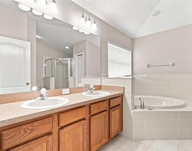 4017 Langdrum Drive - Photo Thumbnail 30