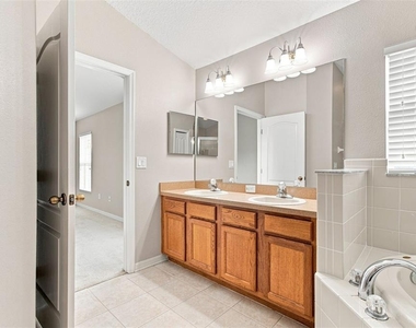 4017 Langdrum Drive - Photo Thumbnail 28