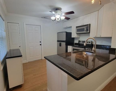 7109 S Shamrock Road - Photo Thumbnail 7