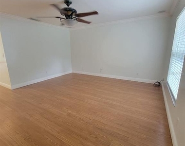 7109 S Shamrock Road - Photo Thumbnail 2