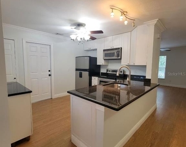 7109 S Shamrock Road - Photo Thumbnail 6