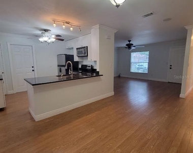 7109 S Shamrock Road - Photo Thumbnail 5