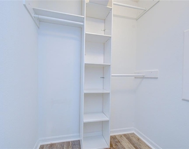 6010 Skylarkcrest Drive - Photo Thumbnail 13