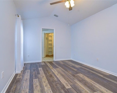 6010 Skylarkcrest Drive - Photo Thumbnail 11