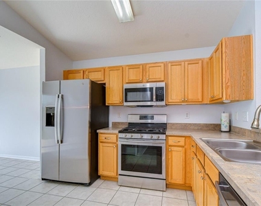 6010 Skylarkcrest Drive - Photo Thumbnail 8