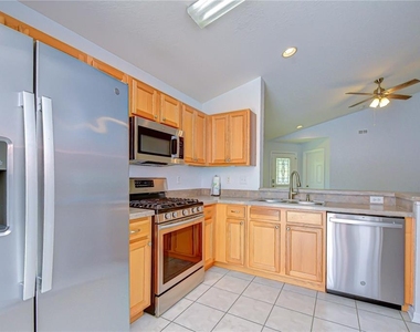 6010 Skylarkcrest Drive - Photo Thumbnail 9