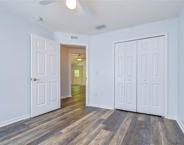 6010 Skylarkcrest Drive - Photo Thumbnail 16