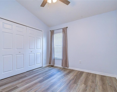 6010 Skylarkcrest Drive - Photo Thumbnail 14