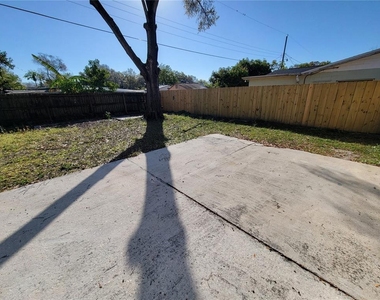 1212 Windermere Way - Photo Thumbnail 12