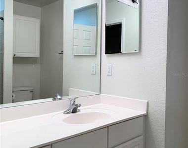 5208 Hampton Beach Place - Photo Thumbnail 12