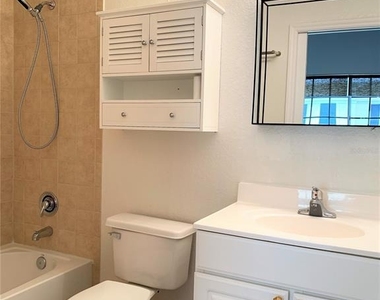 5208 Hampton Beach Place - Photo Thumbnail 17