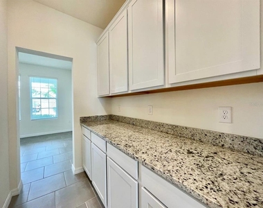 5520 Hollingworth Trail - Photo Thumbnail 14