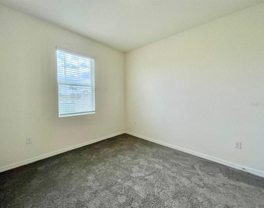 5520 Hollingworth Trail - Photo Thumbnail 16