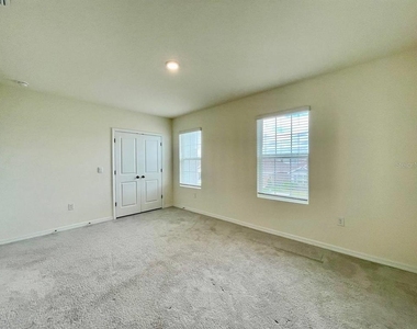 5520 Hollingworth Trail - Photo Thumbnail 34
