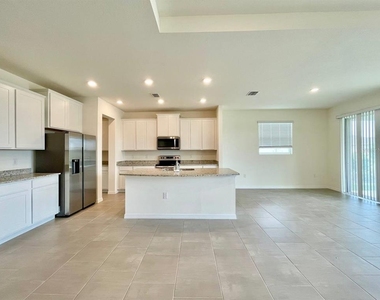 5520 Hollingworth Trail - Photo Thumbnail 7