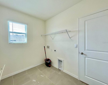 5520 Hollingworth Trail - Photo Thumbnail 41