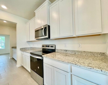 5520 Hollingworth Trail - Photo Thumbnail 12