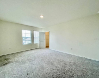 5520 Hollingworth Trail - Photo Thumbnail 37