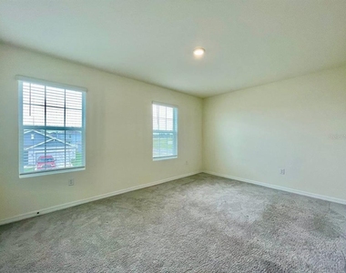 5520 Hollingworth Trail - Photo Thumbnail 33