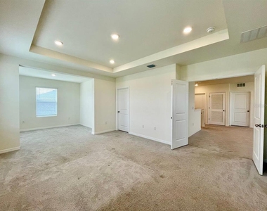 5520 Hollingworth Trail - Photo Thumbnail 24