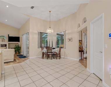 702 Brooker Ridge Court - Photo Thumbnail 9