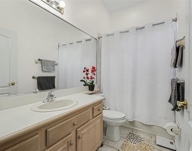 702 Brooker Ridge Court - Photo Thumbnail 20