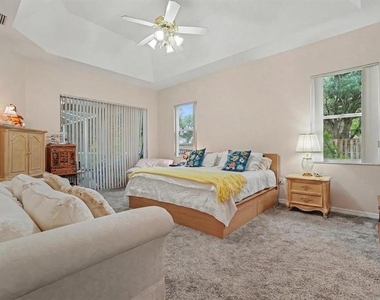 702 Brooker Ridge Court - Photo Thumbnail 14