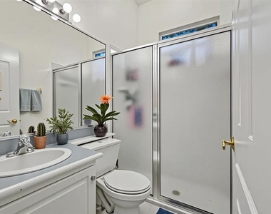 702 Brooker Ridge Court - Photo Thumbnail 18