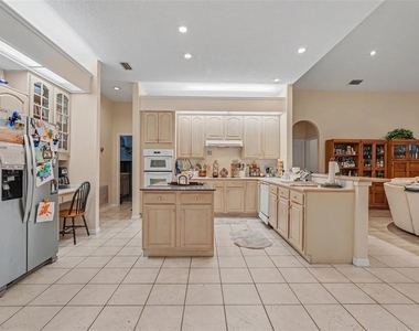 702 Brooker Ridge Court - Photo Thumbnail 10