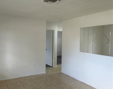 7808 Osteen Road - Photo Thumbnail 3