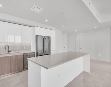 400 Central Avenue - Photo Thumbnail 5