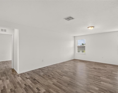 1115 Wynnmere Walk Avenue - Photo Thumbnail 45