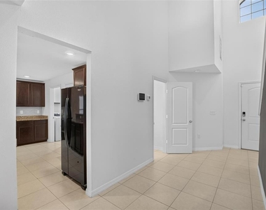 1115 Wynnmere Walk Avenue - Photo Thumbnail 8