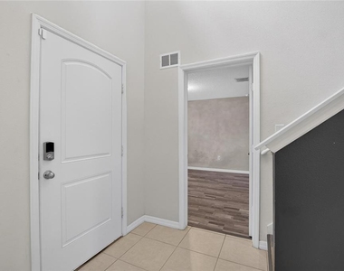 1115 Wynnmere Walk Avenue - Photo Thumbnail 6