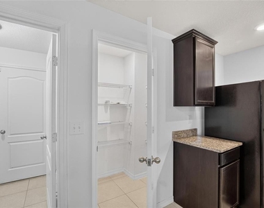 1115 Wynnmere Walk Avenue - Photo Thumbnail 14