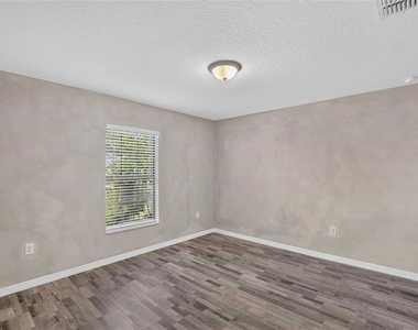 1115 Wynnmere Walk Avenue - Photo Thumbnail 12