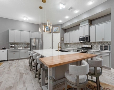 6442 Maiden Sea Drive - Photo Thumbnail 4