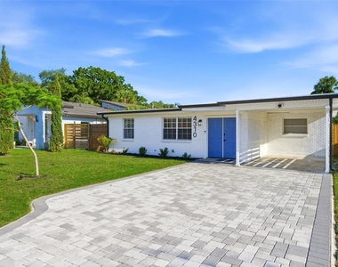 4310 W Carmen Street - Photo Thumbnail 2