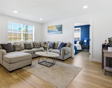 4310 W Carmen Street - Photo Thumbnail 5