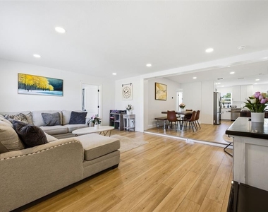 4310 W Carmen Street - Photo Thumbnail 3