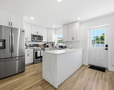 4310 W Carmen Street - Photo Thumbnail 14