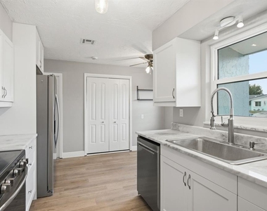330 Scott Court - Photo Thumbnail 14