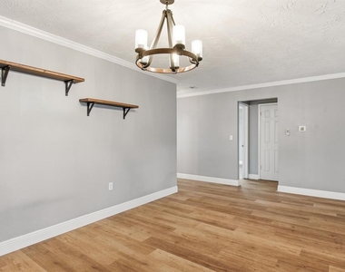 330 Scott Court - Photo Thumbnail 10