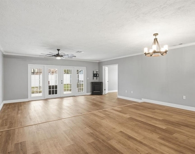 330 Scott Court - Photo Thumbnail 5
