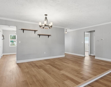 330 Scott Court - Photo Thumbnail 9
