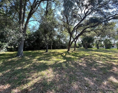 8205 Pagoda Drive - Photo Thumbnail 11