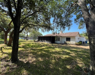 8205 Pagoda Drive - Photo Thumbnail 12