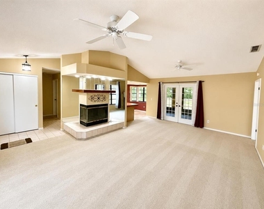 8205 Pagoda Drive - Photo Thumbnail 3