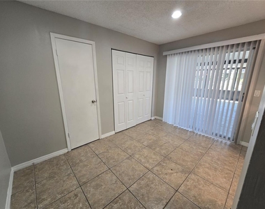 12109 Clearbrook Court - Photo Thumbnail 3
